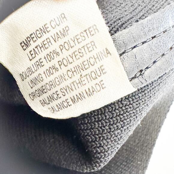 Blondo Arena Waterproof Black Block Heel Slip On Booties Size 5.5 - Picture 4 of 8